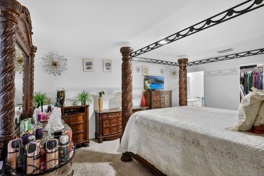 Furnished interior view inside a new home in , Fort Pierce (Image 17).