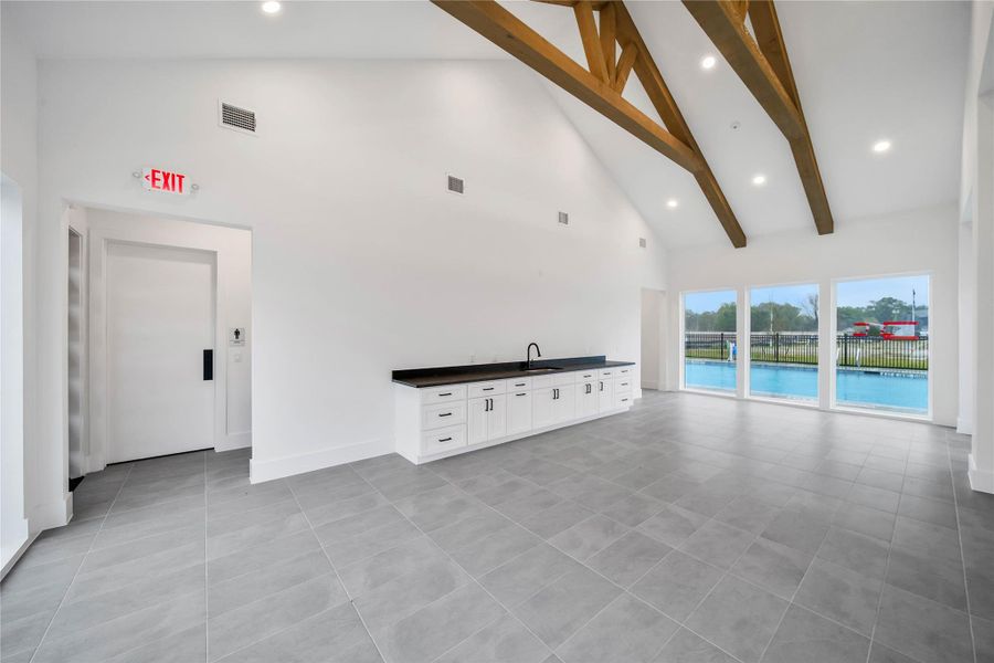 Spacious, unfurnished interior of a new home in , Houston (Image 28).