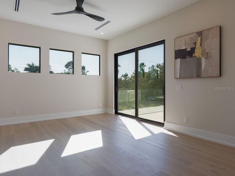 Spacious, unfurnished interior of a new home in , Sarasota (Image 45).