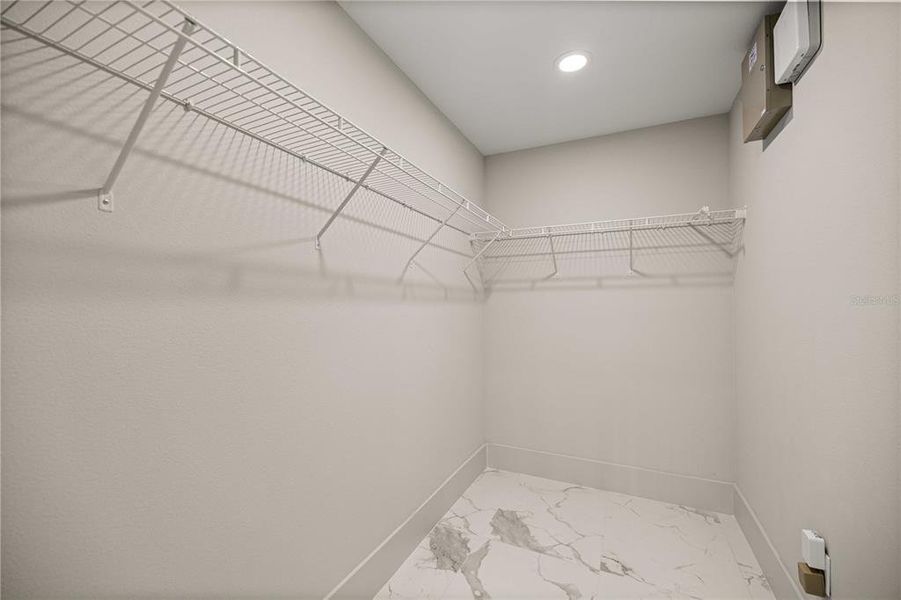 Spacious, unfurnished interior of a new home in , Ocala (Image 13).