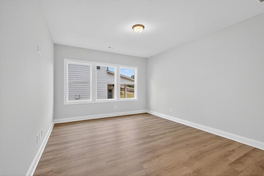 Spacious, unfurnished interior of a new home in Hemingway, Flowery Branch (Image 29).