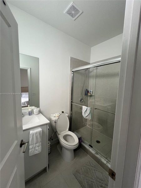 Furnished interior view inside a new home in , Miami Gardens (Image 11).