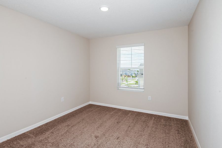 Spacious, unfurnished interior of a new home in Pasadena Ridge, Dade City (Image 19).