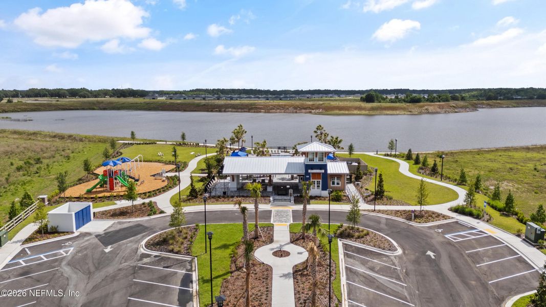 Community amenities in Lakes at Bella Lago - Signature Series, Green Cove Springs (Image 10).