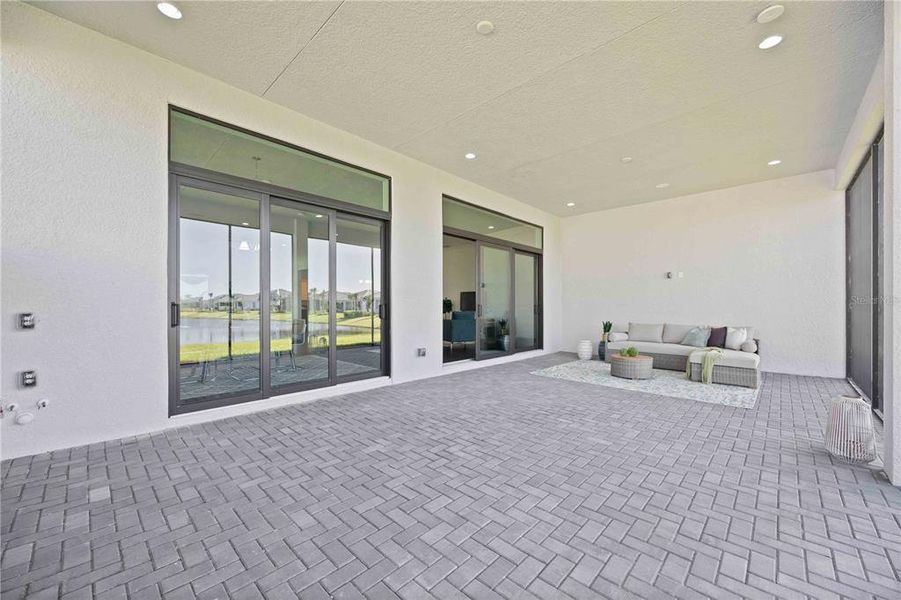 Spacious, unfurnished interior of a new home in , Sarasota (Image 20). Spacious, unfurnished interior of a new home in , Sarasota (Image 20).