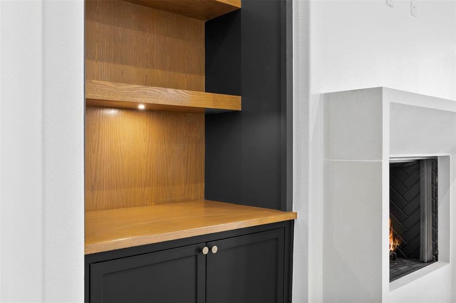 Close-up of interior finishes inside a home in , Waxahachie (Image 16).