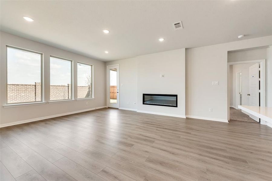 Spacious, unfurnished interior of a new home in Sutton Fields, Celina (Image 15).