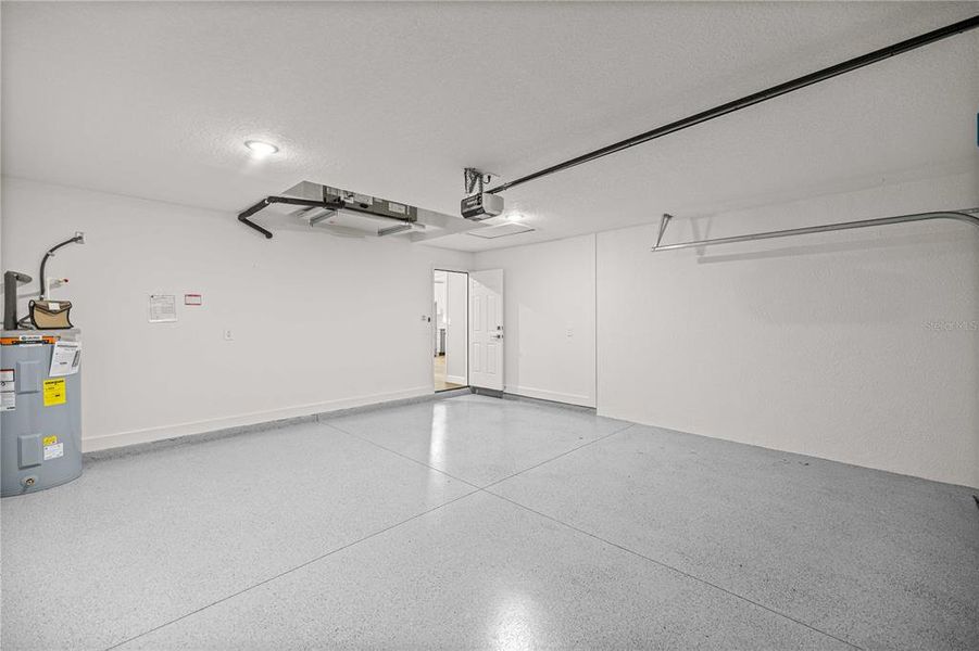 Spacious, unfurnished interior of a new home in , Summerfield (Image 14).