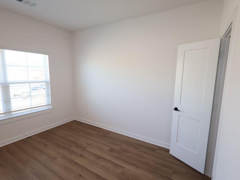 Spacious, unfurnished interior of a new home in Sorella, Tomball (Image 25).