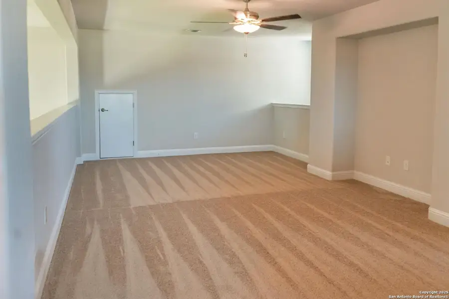 Spacious, unfurnished interior of a new home in Annabelle Ranch, San Antonio (Image 10). Spacious, unfurnished interior of a new home in Annabelle Ranch, San Antonio (Image 10).