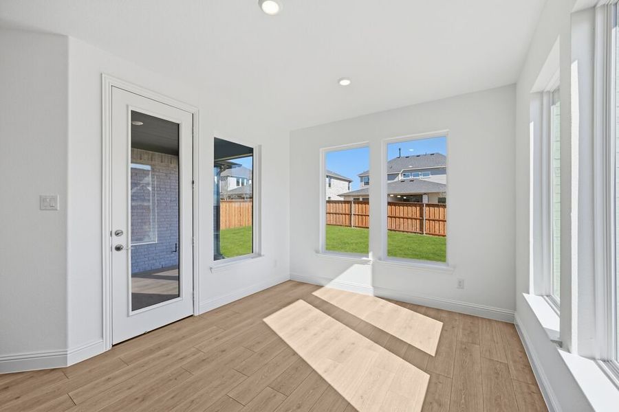 Spacious, unfurnished interior of a new home in Highland Lakes, McKinney (Image 16).