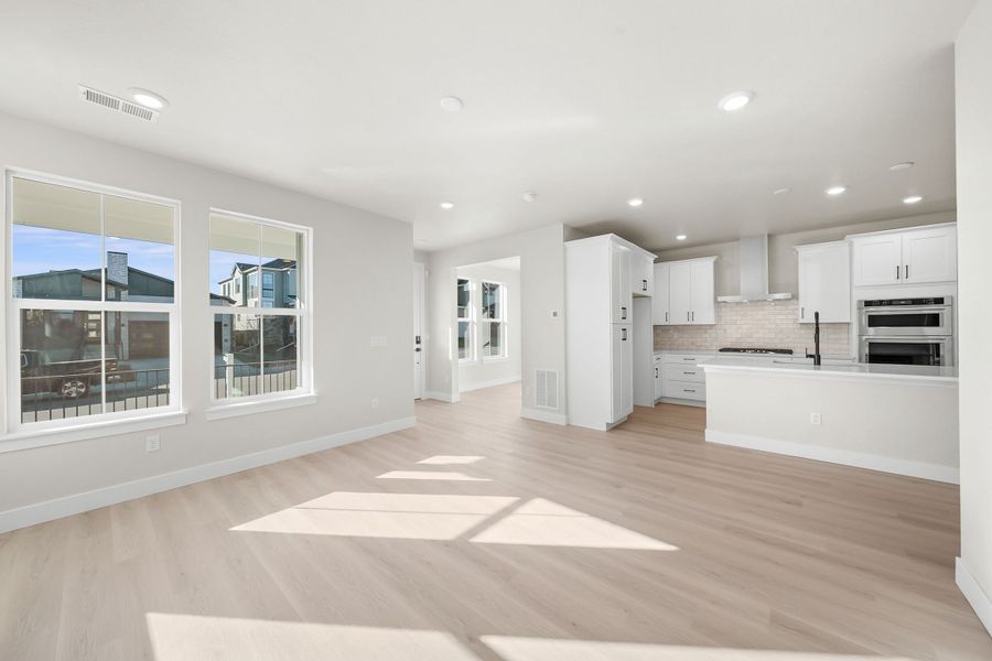 Spacious, unfurnished interior of a new home in Trumark Homes at Sterling Ranch, Littleton (Image 14).
