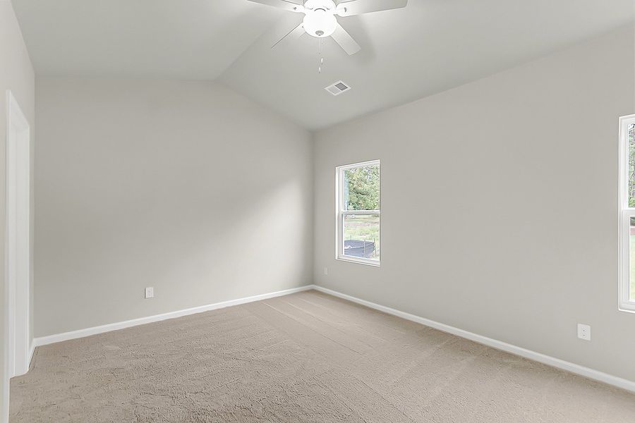Spacious, unfurnished interior of a new home in Fairway Woods at Wyboo, Manning (Image 27).