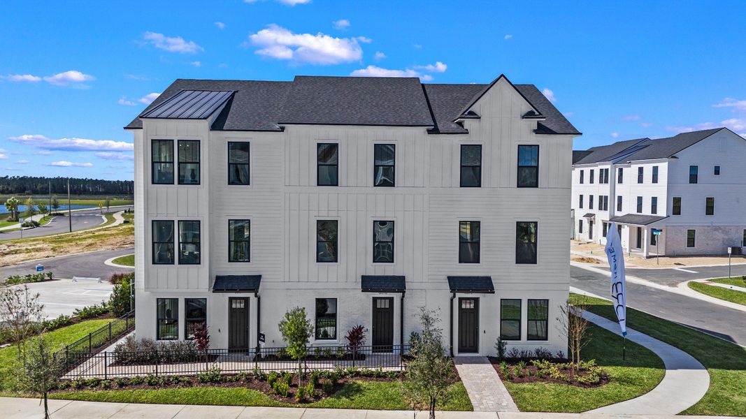 Condo located in Winter Garden, FL showcasing its design and architecture (Image 2). Condo located in Winter Garden, FL showcasing its design and architecture (Image 2).