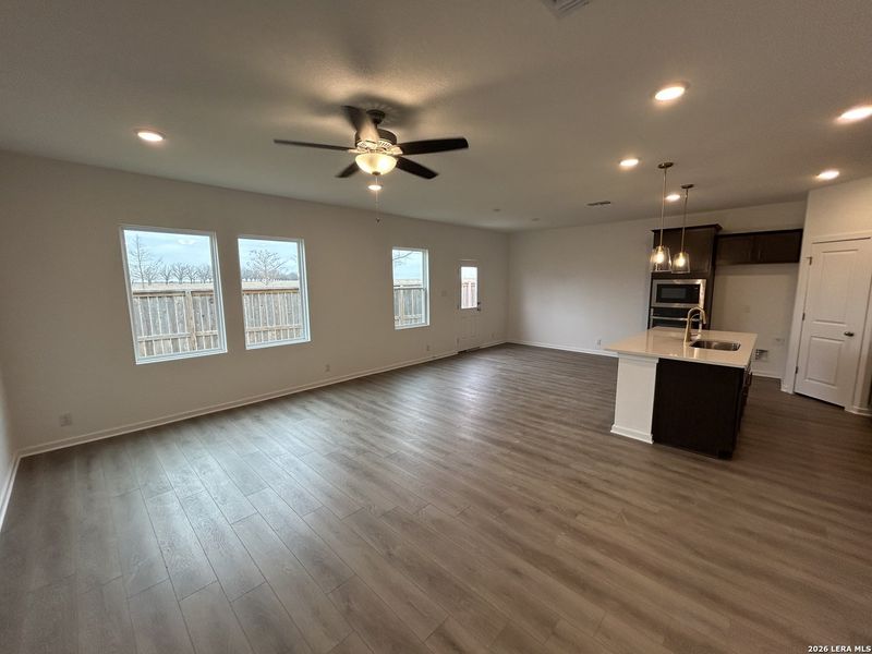 Spacious, unfurnished interior of a new home in Meadows at Hennersby Hollow 40's, San Antonio (Image 21). Spacious, unfurnished interior of a new home in Meadows at Hennersby Hollow 40's, San Antonio (Image 21).