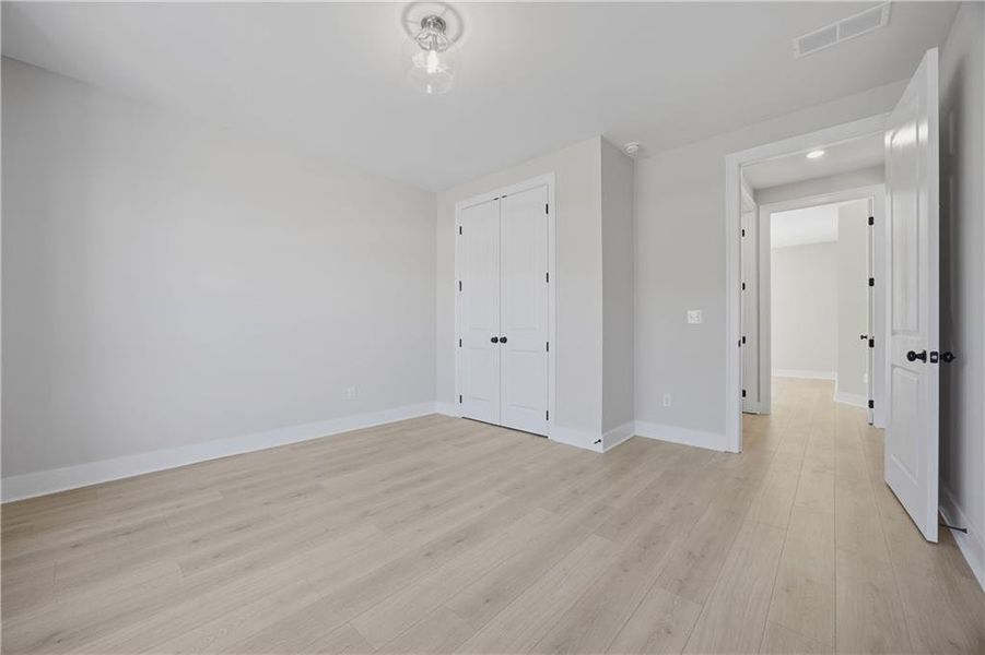 Spacious, unfurnished interior of a new home in Yellowstone Farms, Cumming (Image 30).