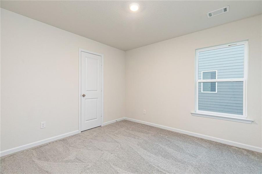 Spacious, unfurnished interior of a new home in Lake Preserve at Jackson Trail, Jefferson (Image 23).