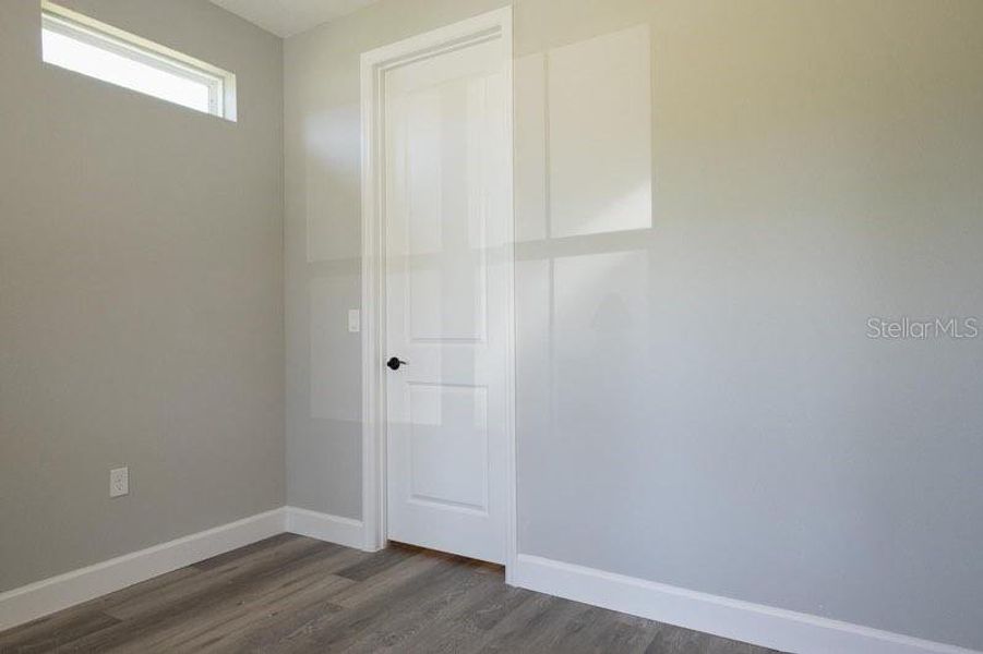 Spacious, unfurnished interior of a new home in , Ocala (Image 7).