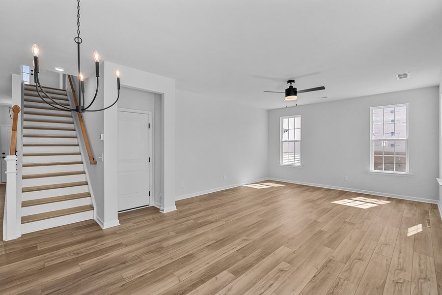 Spacious, unfurnished interior of a new home in Fieldstone, Lexington (Image 26).