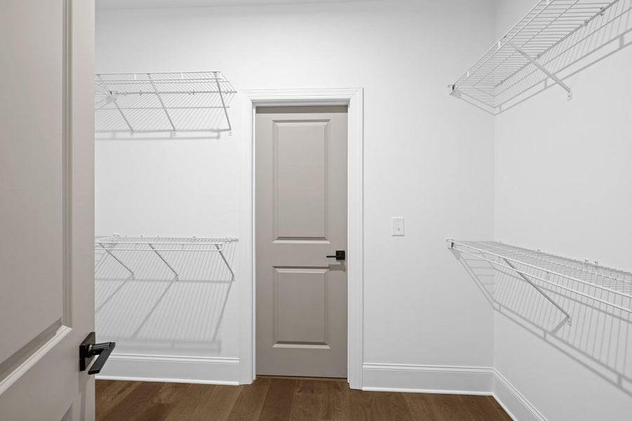 Spacious, unfurnished interior of a new home in Livingstone Park, Kennesaw (Image 34).