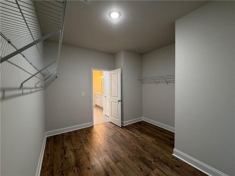 Spacious, unfurnished interior of a new home in , Jefferson (Image 38).