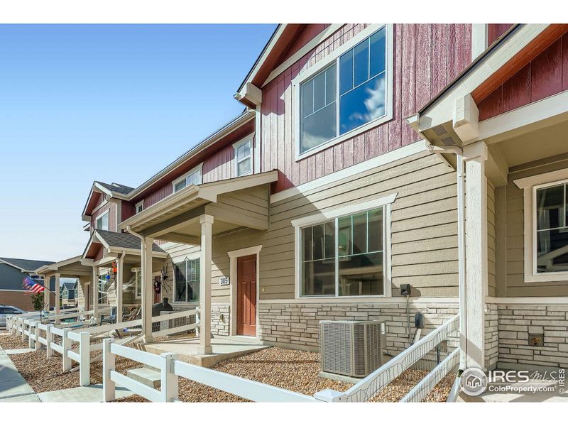 Easily Enclose Fenced Area Easily Enclose Fenced Area