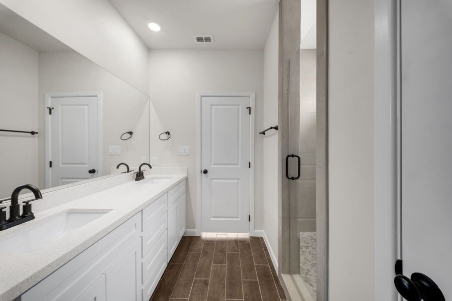 Furnished interior view inside a new home in Paloma Ranch, Harlingen (Image 10).
