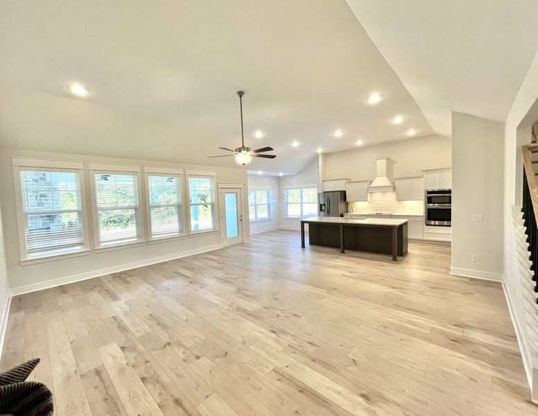 Spacious, unfurnished interior of a new home in Brewer Point, Murfreesboro (Image 8).