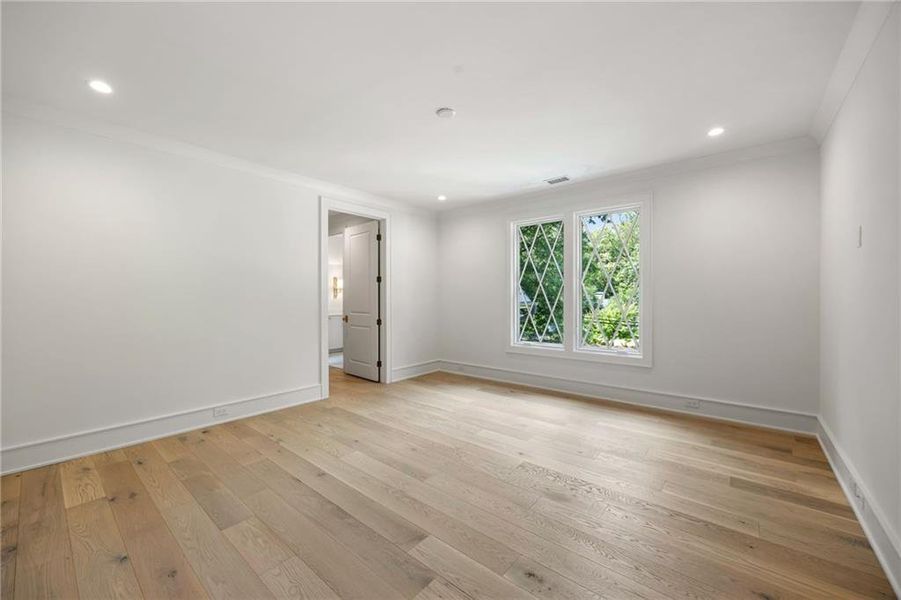 Spacious, unfurnished interior of a new home in , Atlanta (Image 22).