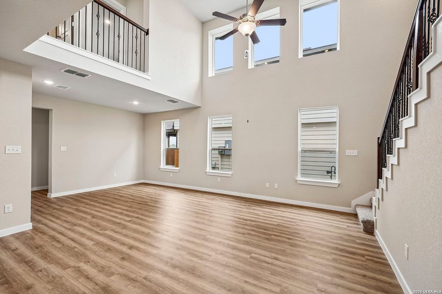 Spacious, unfurnished interior of a new home in Willow Point, San Antonio (Image 32). Spacious, unfurnished interior of a new home in Willow Point, San Antonio (Image 32).