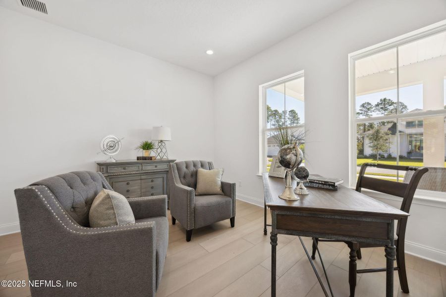 Furnished interior view inside a new home in Amelia National, Fernandina Beach (Image 8).