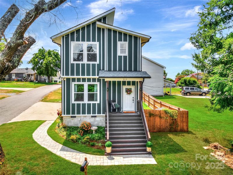Front exterior of a new home in , Gastonia, NC, highlighting curb appeal (Image 18). Front exterior of a new home in , Gastonia, NC, highlighting curb appeal (Image 18).