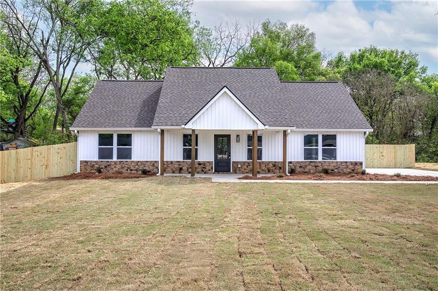 Front exterior of a new home in , Rockmart, GA, highlighting curb appeal (Image 24). Front exterior of a new home in , Rockmart, GA, highlighting curb appeal (Image 24).