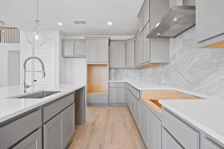 Representative image. Features, specifications, selections and colors may vary. Representative image. Features, specifications, selections and colors may vary.