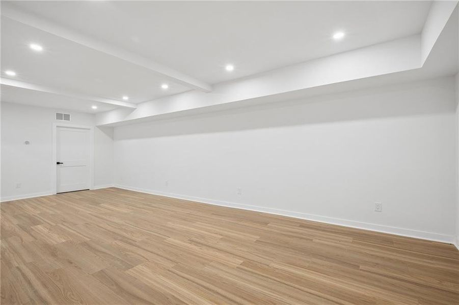Spacious, unfurnished interior of a new home in , Atlanta (Image 71).