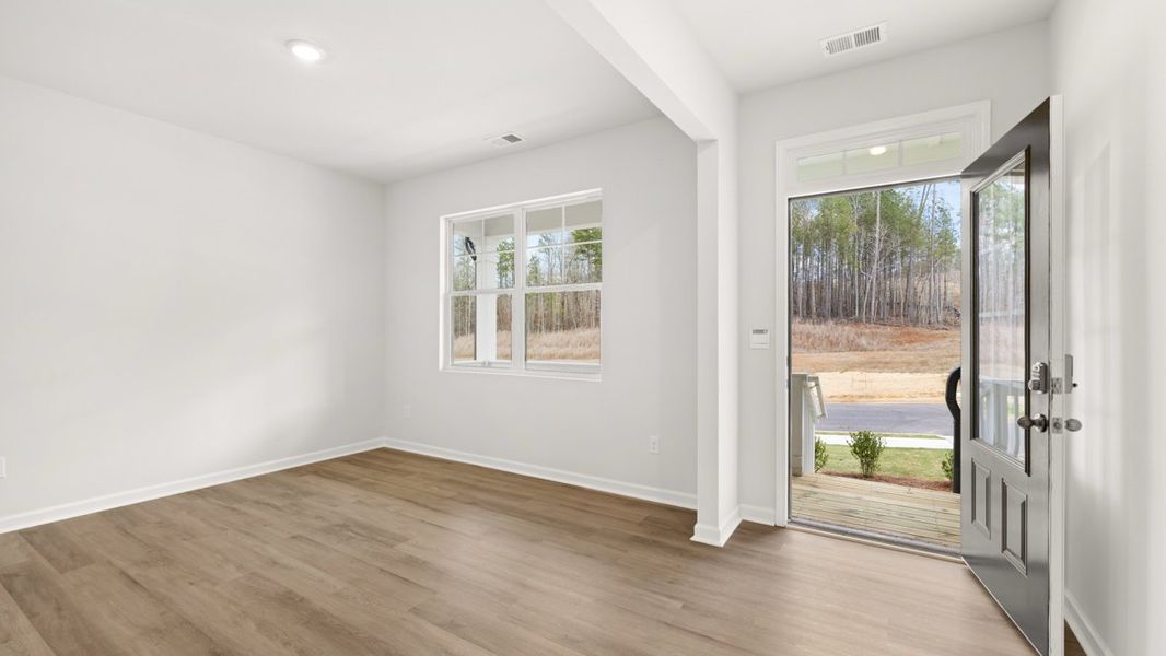 Spacious, unfurnished interior of a new home in South Wind, Union City (Image 15).