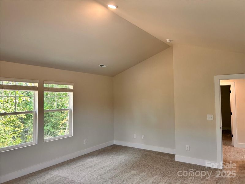 Spacious, unfurnished interior of a new home in , Lenoir (Image 14).
