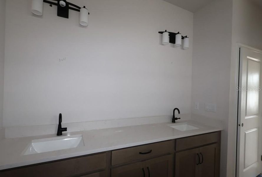Close-up of interior finishes inside a home in Eastlyn, Bradenton (Image 7).