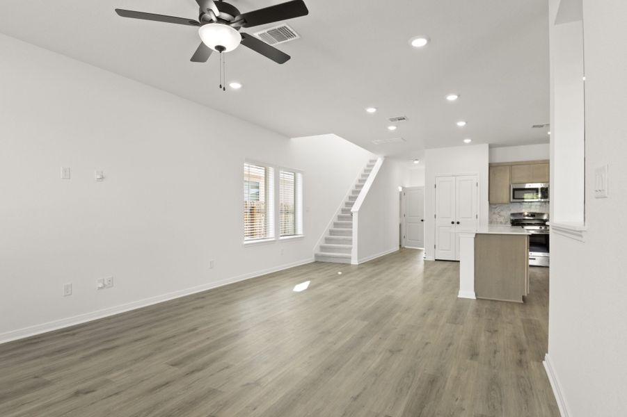 Representative unfurnished interior of a home built from the Oak by Pacesetter Homes in Blanco Vista, San Marcos (Image 29). Representative unfurnished interior of a home built from the Oak by Pacesetter Homes in Blanco Vista, San Marcos (Image 29).