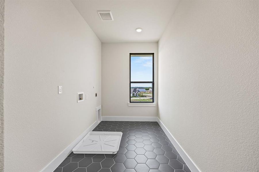 Spacious, unfurnished interior of a new home in The Heights at Uptown Celina, Celina (Image 11). Spacious, unfurnished interior of a new home in The Heights at Uptown Celina, Celina (Image 11).