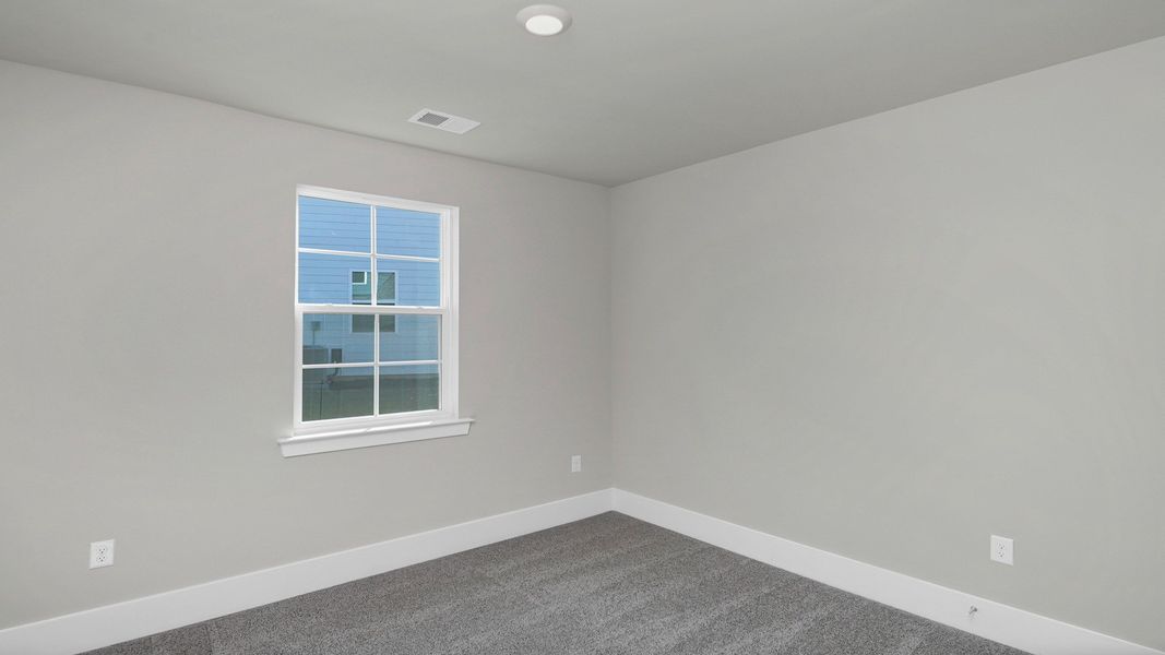 Spacious, unfurnished interior of a new home in Livingston Woods, Irmo (Image 31).