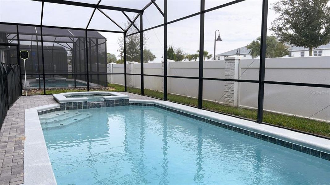 Exterior details and patio area of a home in , Clermont (Image 23).