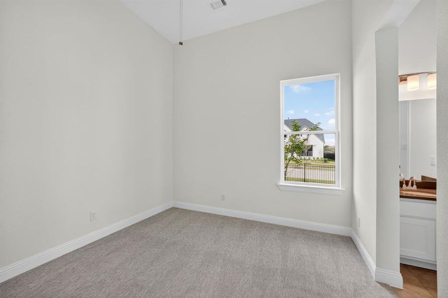 Spacious, unfurnished interior of a new home in Walsh Ranch, Fort Worth (Image 21).
