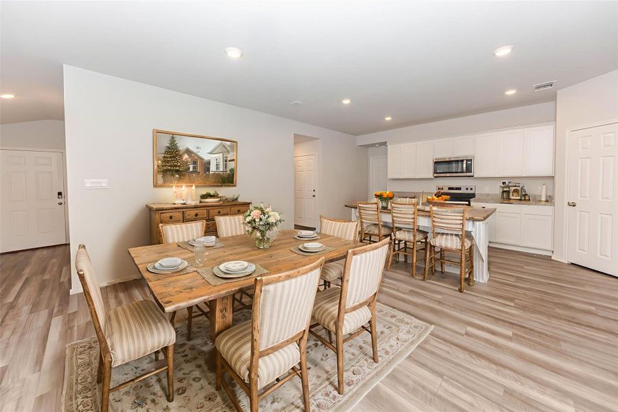 Furnished interior view inside a new home in Willow Glenn, Temple (Image 18).