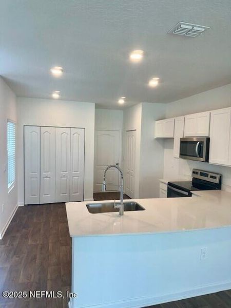 Furnished interior view inside a new home in Corsair, Middleburg (Image 10).