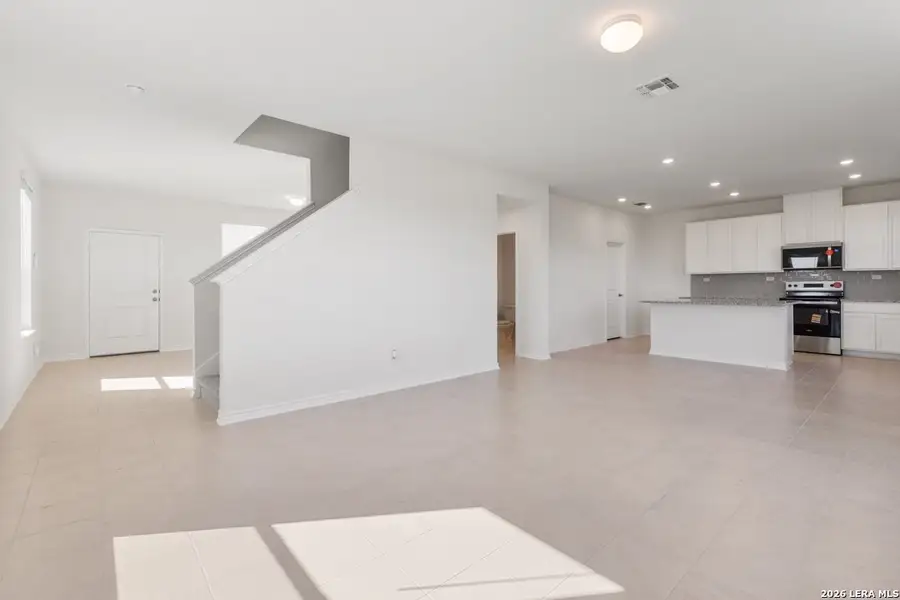 Spacious, unfurnished interior of a new home in Knox Ridge, Converse (Image 26).