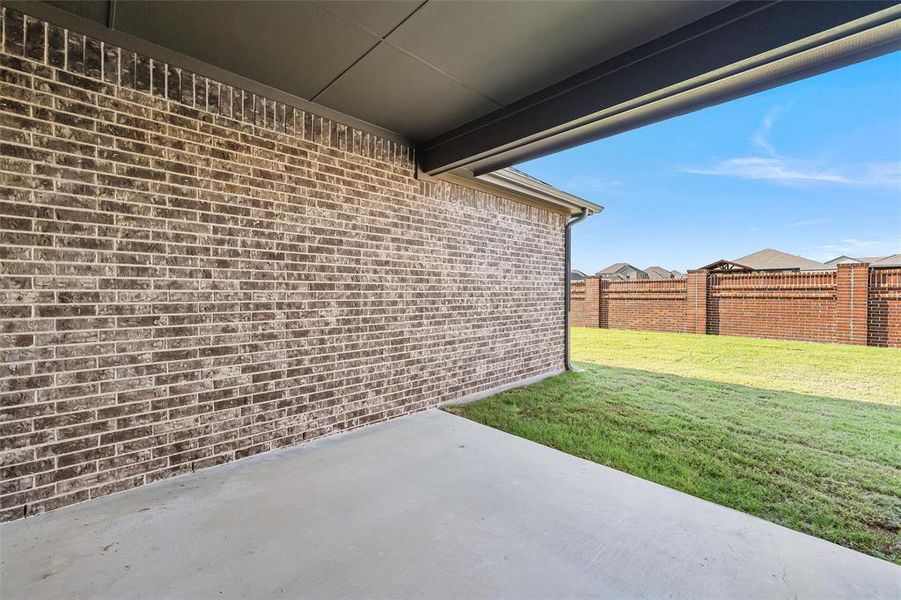 Exterior details and patio area of a home in Northstar, Fort Worth (Image 26).