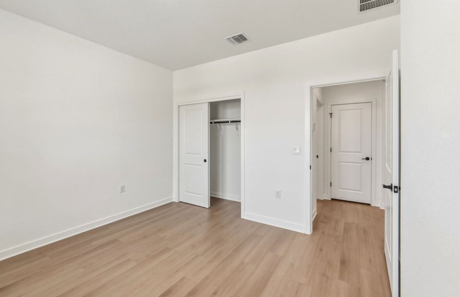Spacious, unfurnished interior of a new home in Sun City Texas, Georgetown (Image 52).