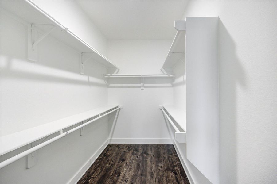 Large Walk-in Closet Large Walk-in Closet