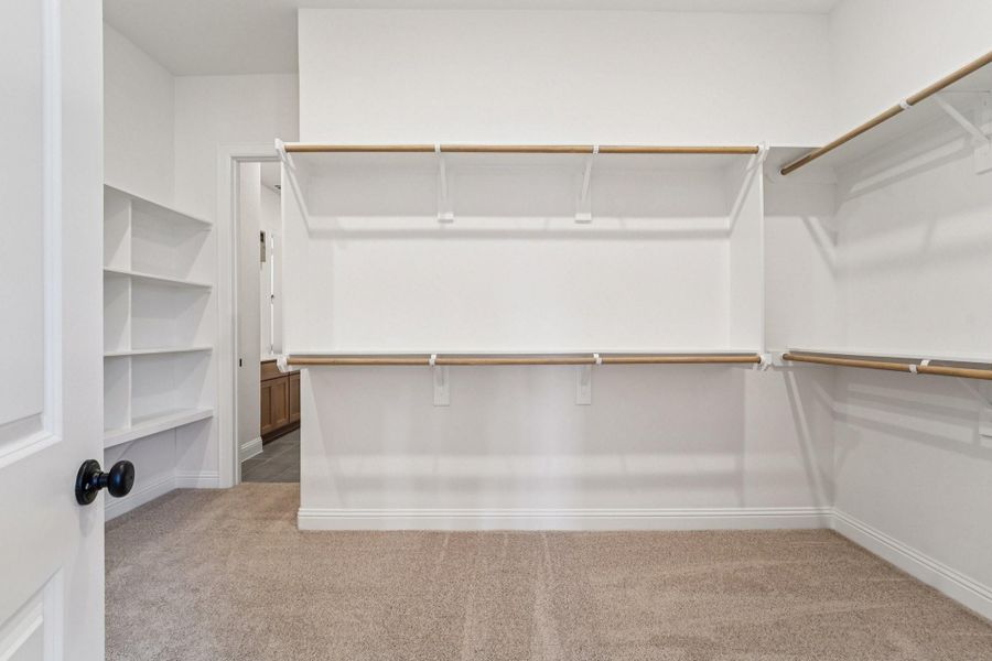 Spacious, unfurnished interior of a new home in Sienna 65', Missouri City (Image 34).